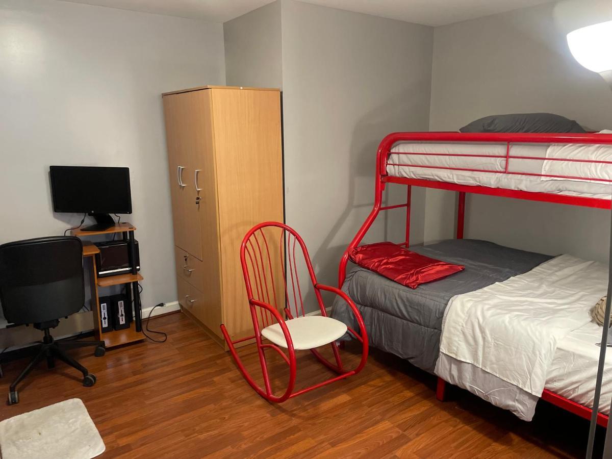Cute 2-Brm Walkout Apt With Pool Table And Theater Apartment Lexington Bagian luar foto