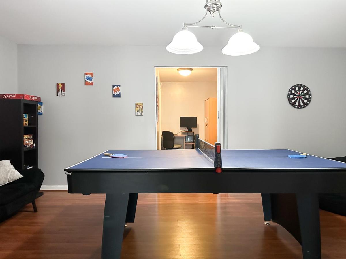 Cute 2-Brm Walkout Apt With Pool Table And Theater Apartment Lexington Bagian luar foto